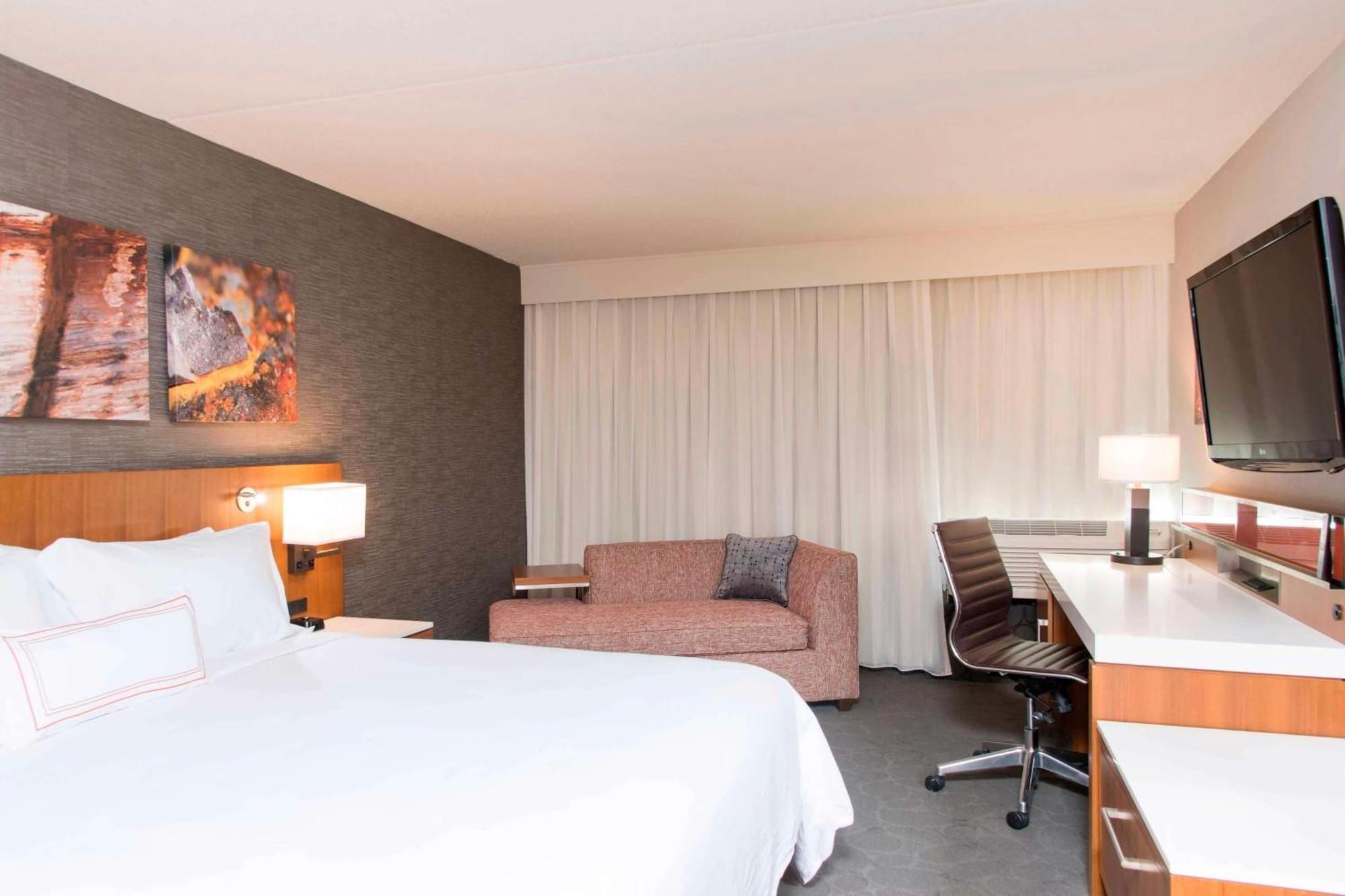Sonesta Hotel Grand Rapids Airport Kentwood Exterior photo